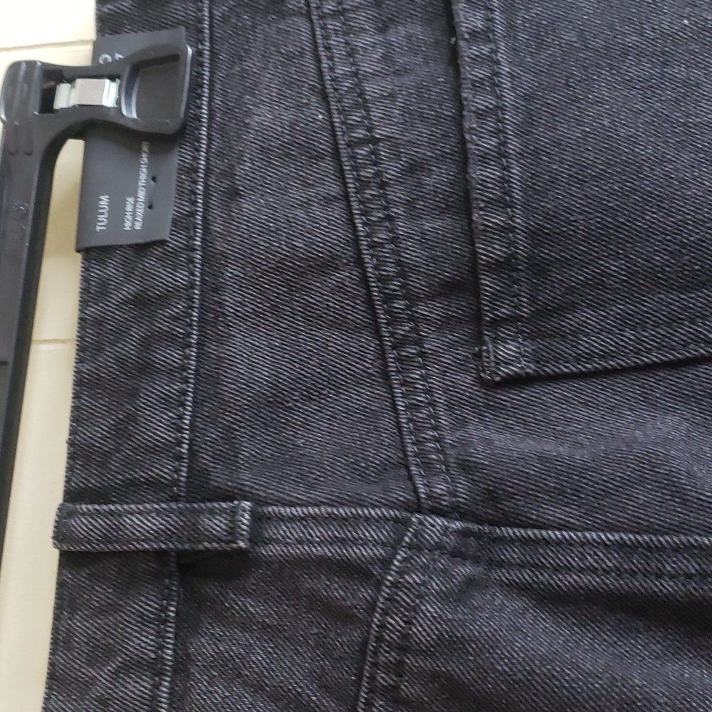 Numero Tulum high rise relaxed mid thigh short black 27w - Picture 6 of 6